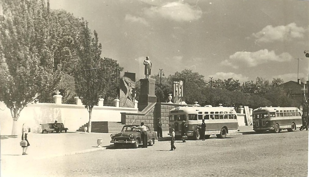  Площадь Советской Конституции